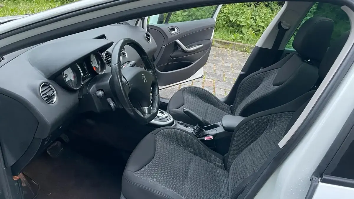 Gebraucht Peugeot 308 2012 Weiß Kombi