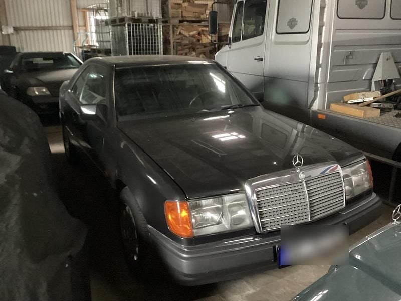 Schwarz Gebraucht 1992 Mercedes 200 Coupé | 9.500 € - Bild 1/4