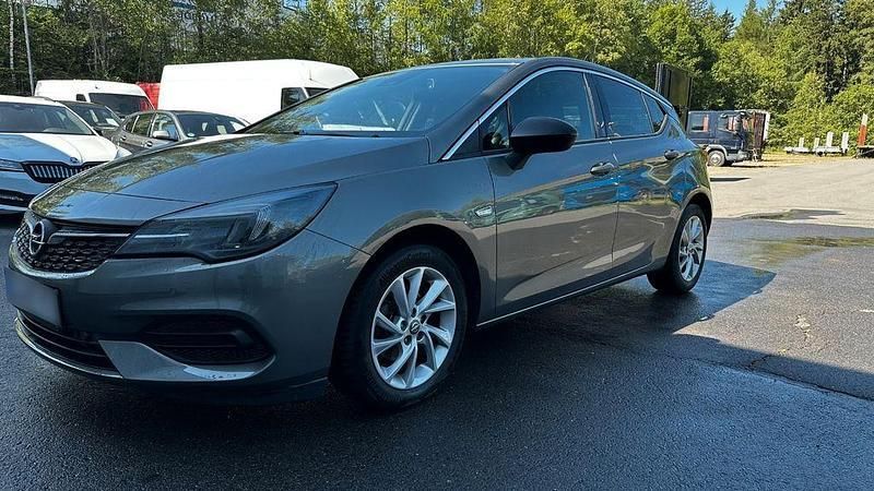 Grau Gebraucht 2021 Opel Astra Elegance Limousine | 11.900 € (Fairer Preis) - Bild 1/4