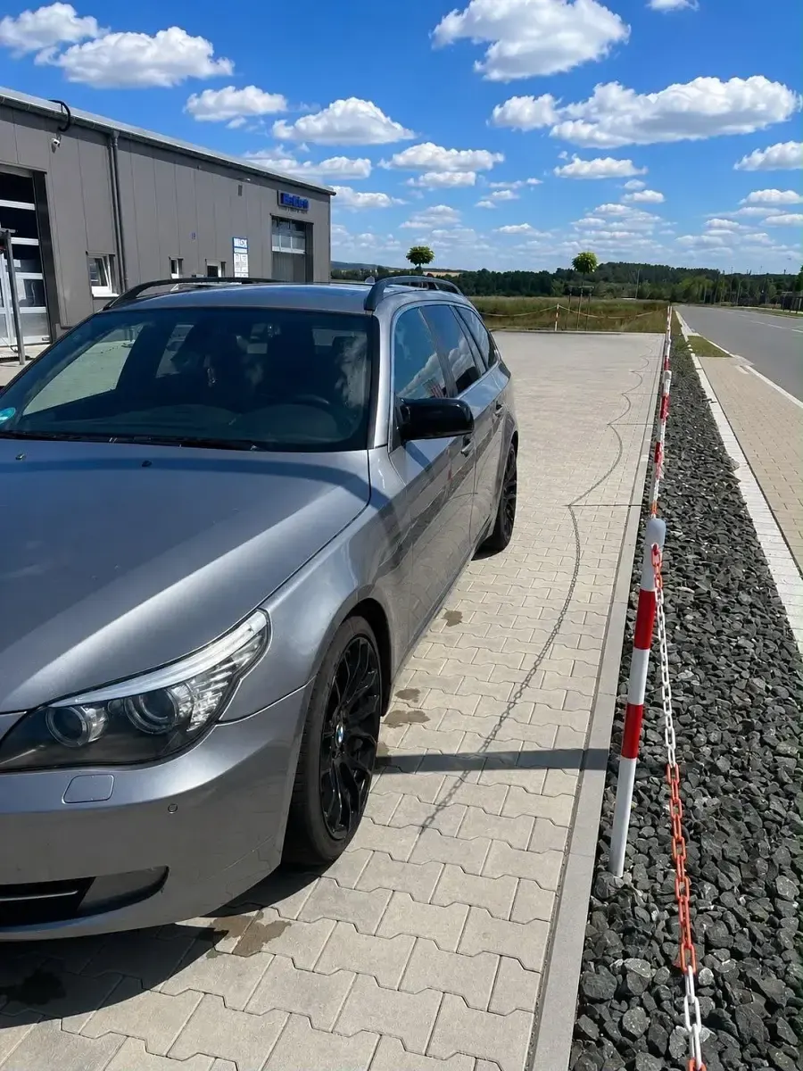 Gebraucht BMW 530 235 PS (172 kW) 2007 Grau Kombi