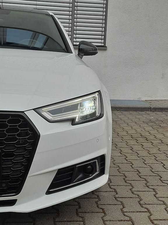 Weiß Gebraucht 2015 Audi A4 Sport Limousine | 26.999 € - Bild 1/4