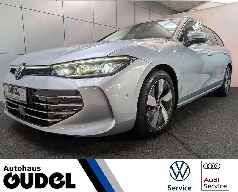 Oyster silver metallic Gebraucht 2025 VW Passat Elegance Kombi | 37.640 € (Fairer Preis) - Bild 1/4