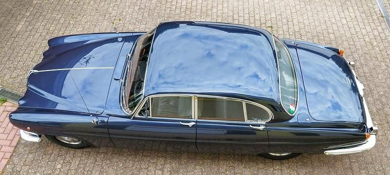 Blau Gebraucht 1961 Jaguar MK X Limousine | 25.900 € - Bild 1/4