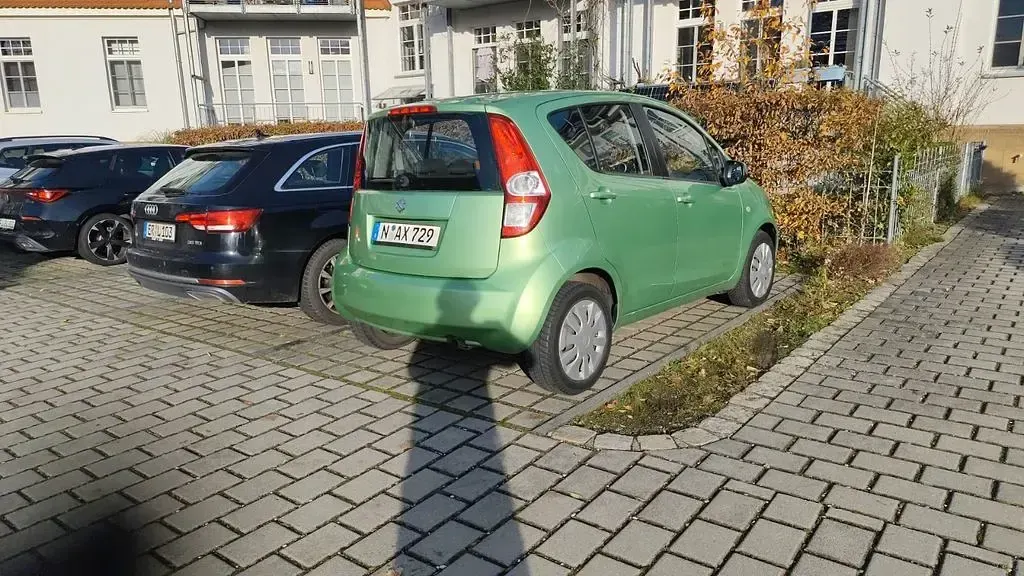 Gebraucht Suzuki Splash Basic 65 PS (47 kW) 2009 Grün Kleinwagen
