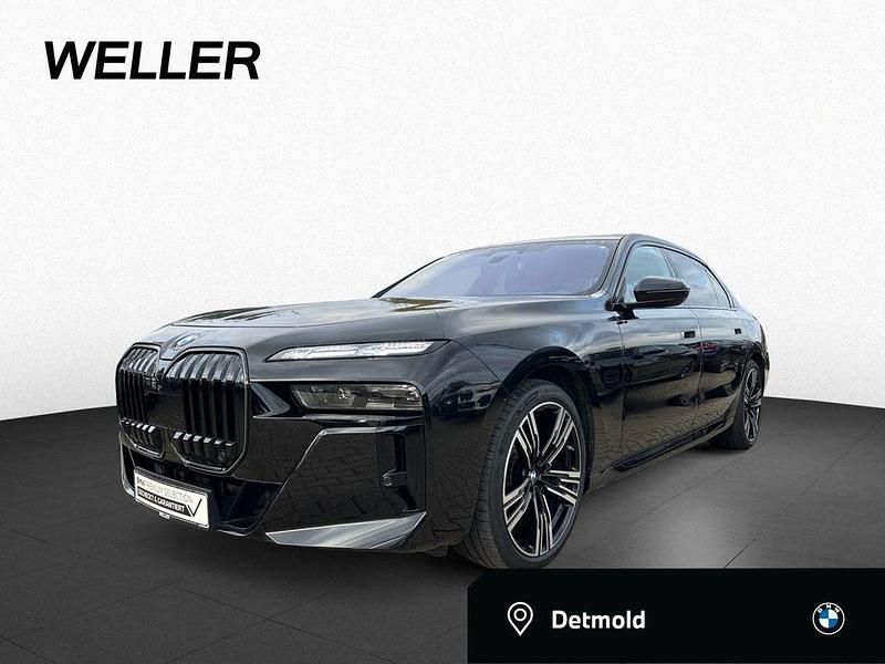 Black sapphire (schwarz) Gebraucht 2024 BMW 740 M Sport Limousine | 99.990 € (Guter Preis) - Bild 1/3