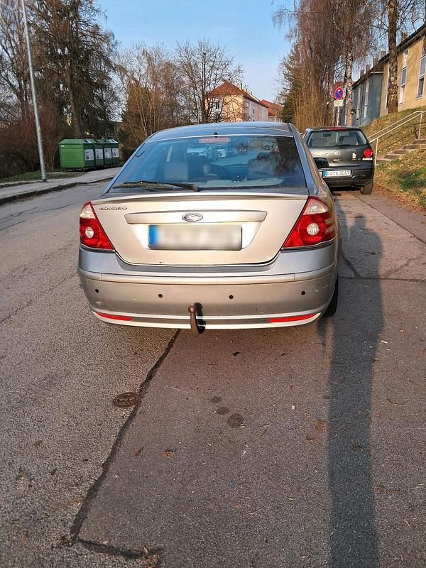 Gebraucht Ford Mondeo 145 PS (106 kW) 2006 Silber Limousine