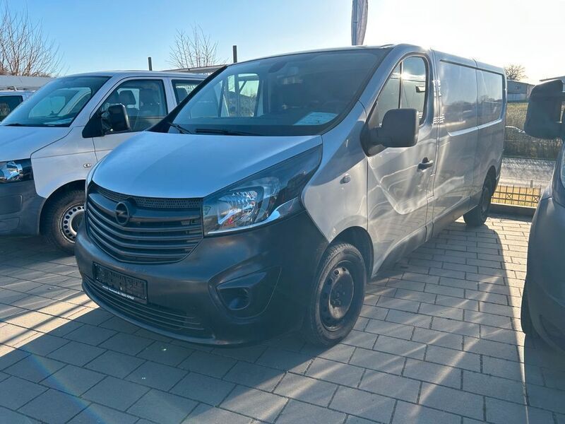 Silber Gebraucht 2015 Opel Vivaro Van | 7.910 € - Bild 1/4