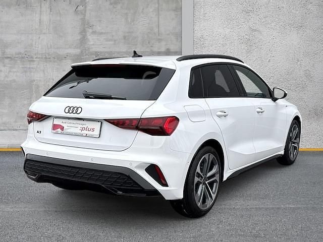 Gebraucht Audi A3 S-Line 116 PS (85 kW) 2025 Arkonaweiß Limousine