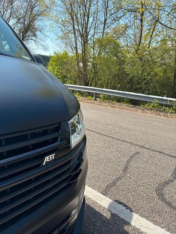 Gebraucht VW Transporter 150 PS (110 kW) 2020 Grau Van