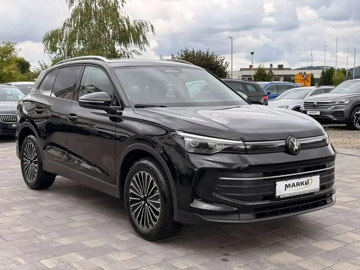Gebraucht VW Tiguan Pro 150 PS (110 kW) 2025 Schwarz SUV