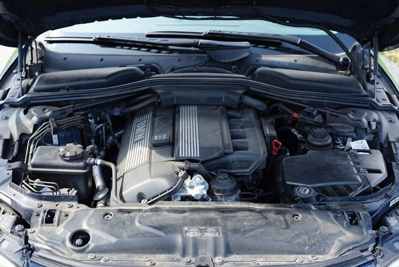 Second-hand BMW 525 192 CP (141 kW) 2004 Albastru Berlinǎ