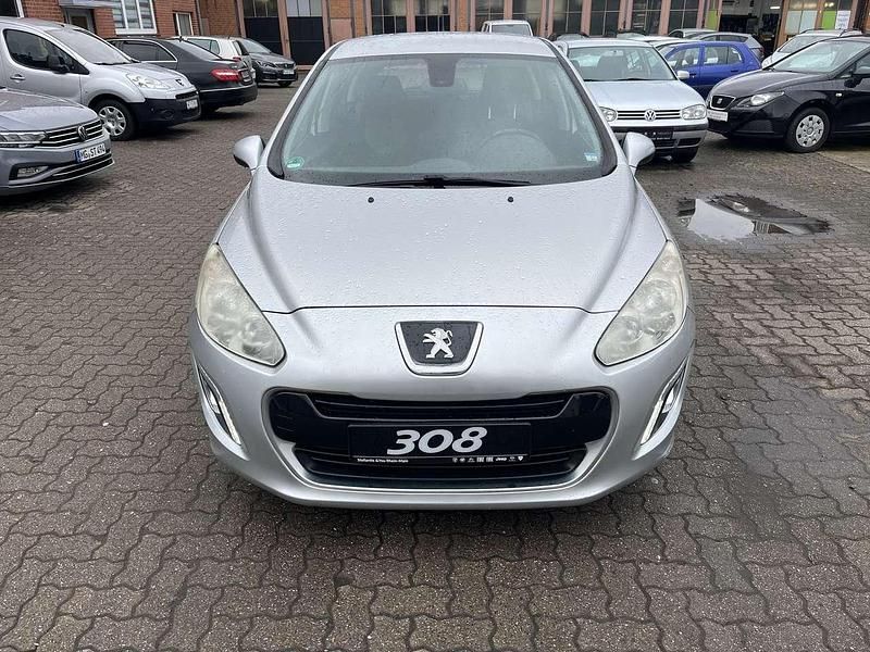 Gebraucht Peugeot 308 Active 120 PS (88 kW) 2011 Aluminiumgrau/metallic Limousine