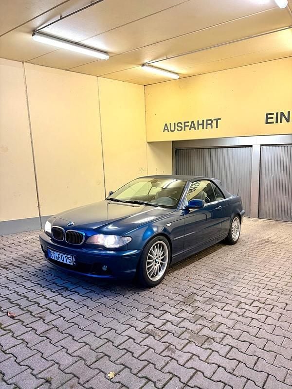 Blau Gebraucht 2025 BMW 325 Cabrio | 3.600 € - Bild 1/4