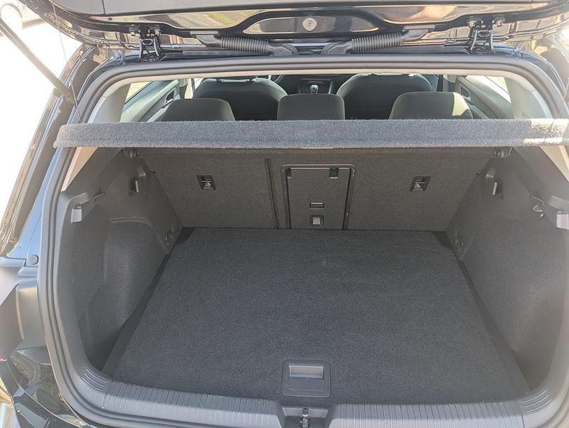 Gebraucht VW Golf VII Active 150 PS (110 kW) 2021 Schwarz Kleinwagen