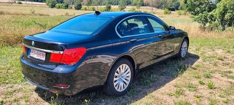Gebraucht BMW 730 245 PS (180 kW) 2008 Schwarz Limousine