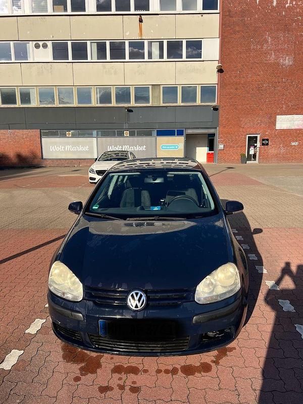 Blau Gebraucht 2004 VW Golf V Limousine | 500 € (Superpreis) - Bild 1/4