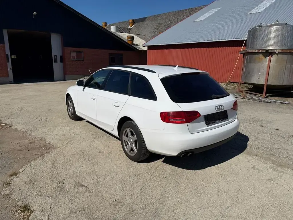 Gebraucht Audi A4 Attraction 143 PS (105 kW) 2008 Weiß Kombi
