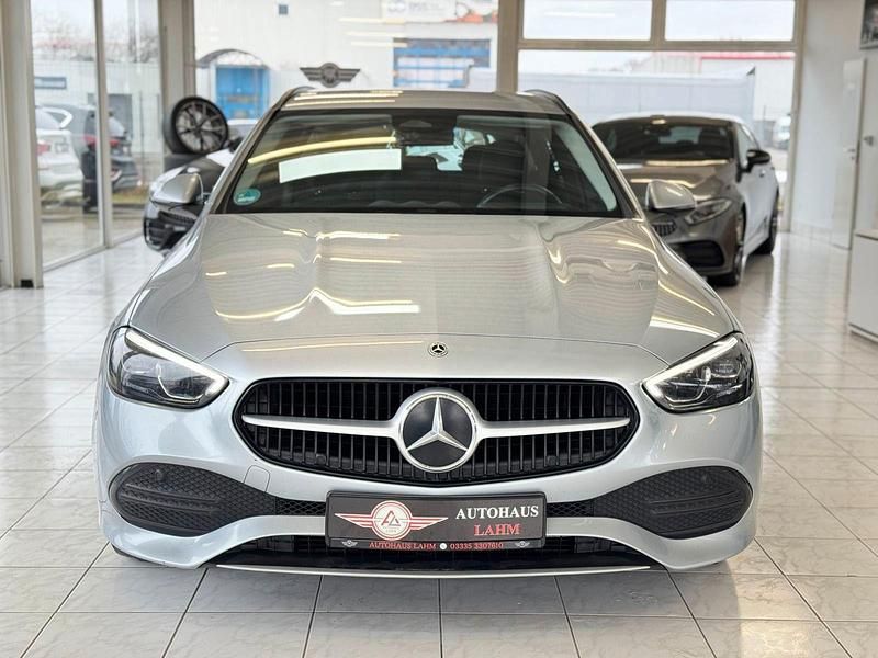 Gebraucht Mercedes C200 Business 163 PS (119 kW) 2023 Hightech silber Kombi