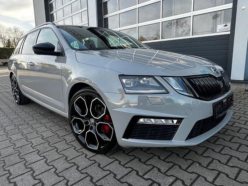 Grau Gebraucht 2020 Skoda Octavia RS Kombi | 21.900 € (Fairer Preis) - Bild 1/4