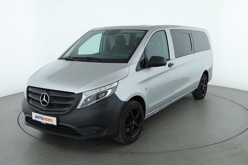 Silber Gebraucht 2018 Mercedes Vito Van / Kleinbus | 35.190 € (Etwas zu teuer) - Bild 1/4