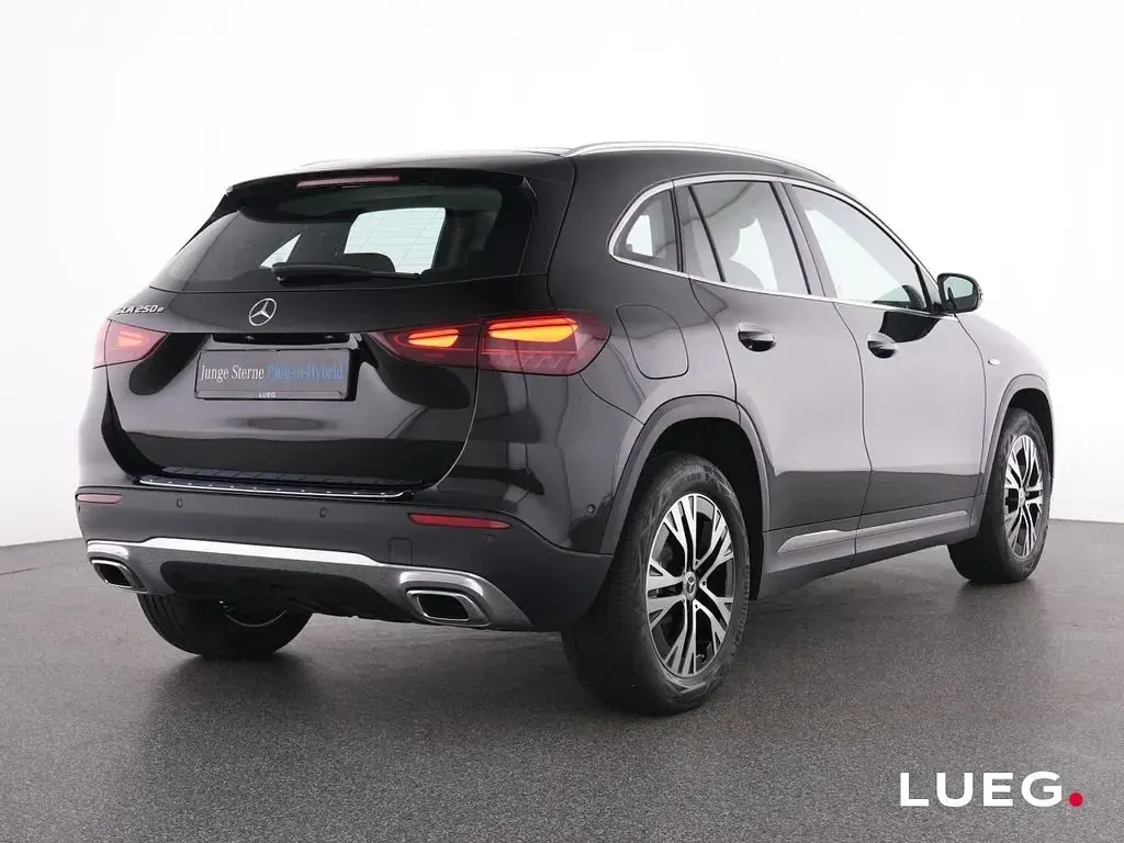 Gebraucht Mercedes GLA250 Progressive 163 PS (119 kW) 2025 Schwarz SUV