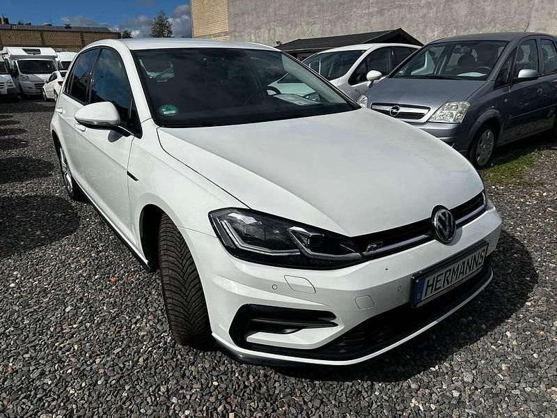 Gebraucht VW Golf VII Highline 150 PS (110 kW) 2019 Weiß Kleinwagen