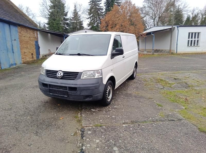 Weiß Gebraucht 2009 VW T5 Van | 8.000 € (Etwas zu teuer) - Bild 1/4