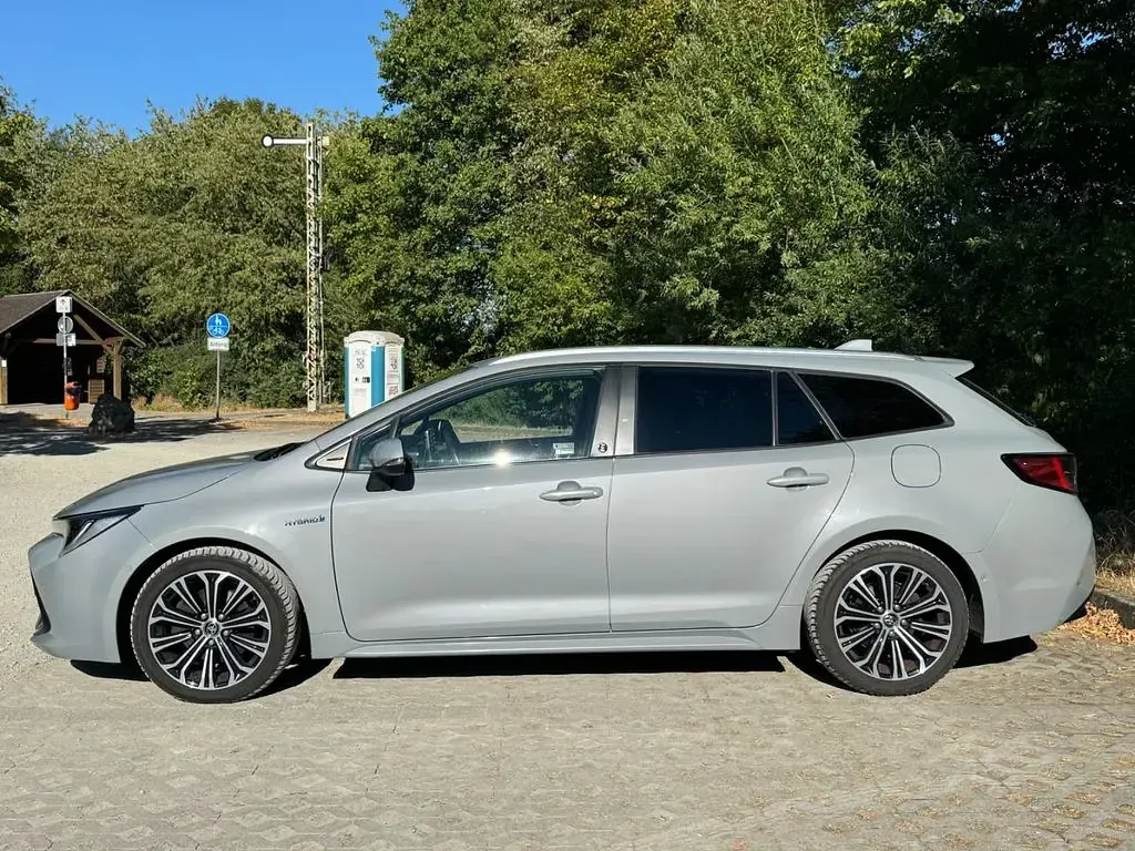 Gebraucht Toyota Corolla Team 184 PS (135 kW) 2021 Grau Kombi