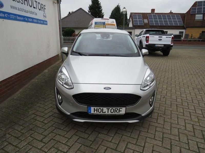 Gebraucht Ford Fiesta 101 PS (74 kW) 2019 Silber (metallic) Kleinwagen