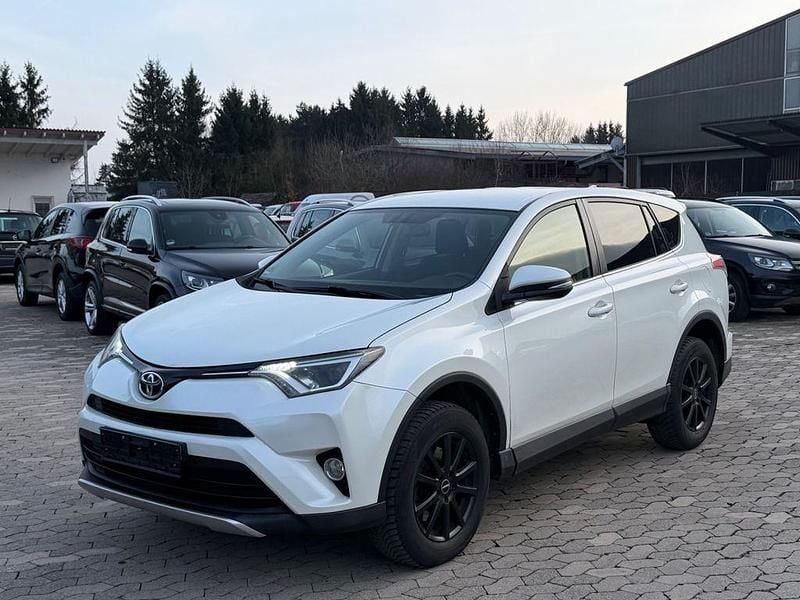 Gebraucht Toyota RAV4 Edition 143 PS (105 kW) 2016 Weiß SUV