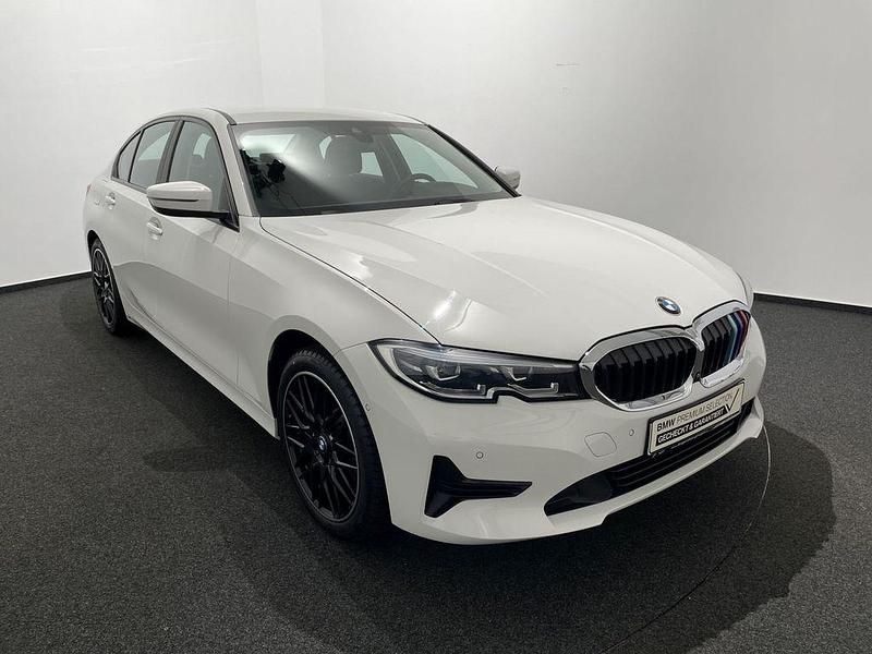 Gebraucht BMW 330 Advantage 258 PS (189 kW) 2019 Weiß Limousine