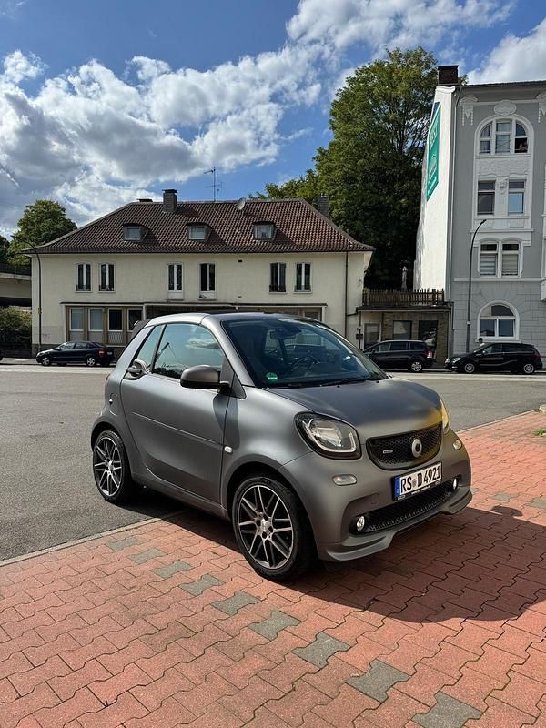 Grau Gebraucht 2018 Smart ForTwo Cabrio Brabus Cabrio | 19.999 € - Bild 1/4
