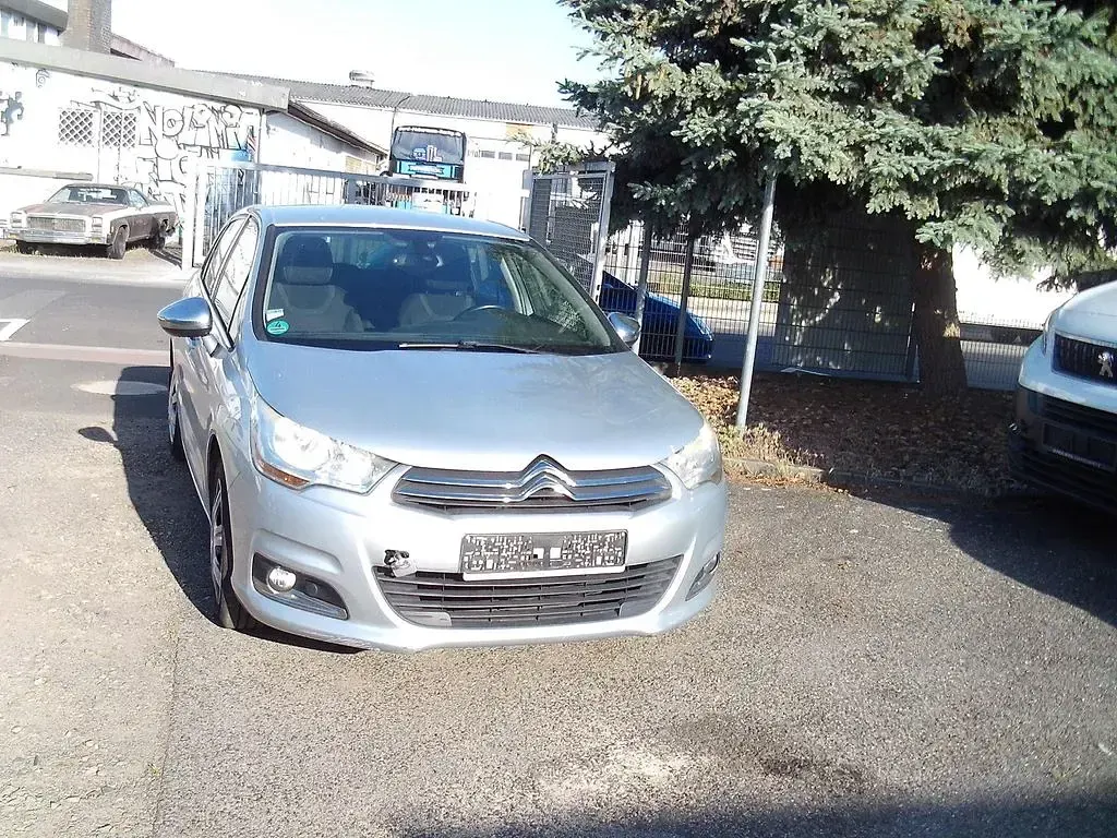 Gebraucht Citroën C4 SELECTION 114 PS (83 kW) 2013 Grau Limousine