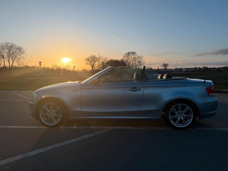 Gebraucht BMW 125 Cabriolet 218 PS (160 kW) 2008 Blau Cabrio