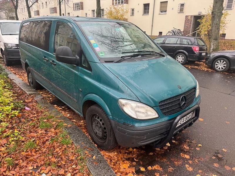 Grün Gebraucht 2007 Mercedes Vito Van / Kleinbus | 3.700 € (Guter Preis) - Bild 1/4