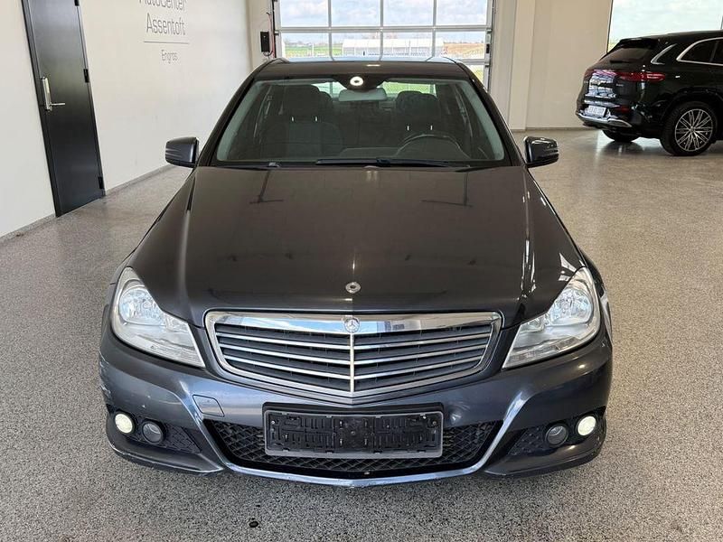 Gebraucht Mercedes C200 136 PS (100 kW) 2014 Grau Limousine