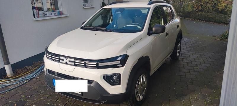 Weiß Neu 2025 Dacia Spring Essentiel Kleinwagen | 12.300 € (Superpreis) - Bild 1/4