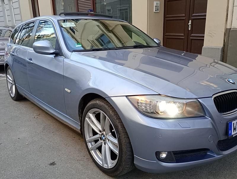 Gebraucht BMW 320 184 PS (135 kW) 2012 Blau Kombi