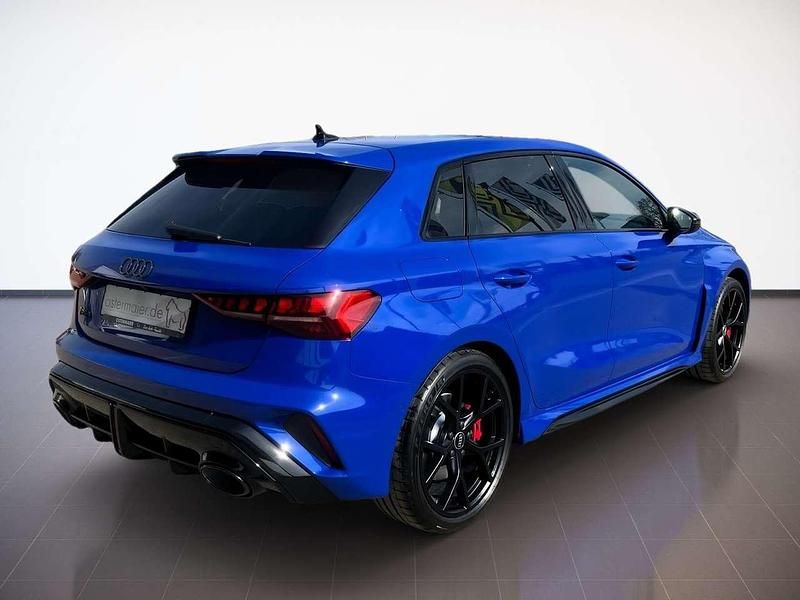 Neu Audi RS3 Ambiente 400 PS (294 kW) 2025 Nogaroblau perleffekt Limousine
