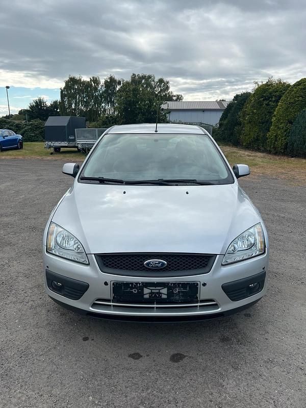Gebraucht Ford Focus 125 PS (91 kW) 2007 Silber Kombi