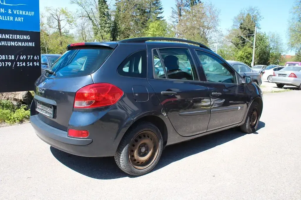 Gebraucht Renault Clio Authentique 75 PS (55 kW) 2009 Grau Limousine