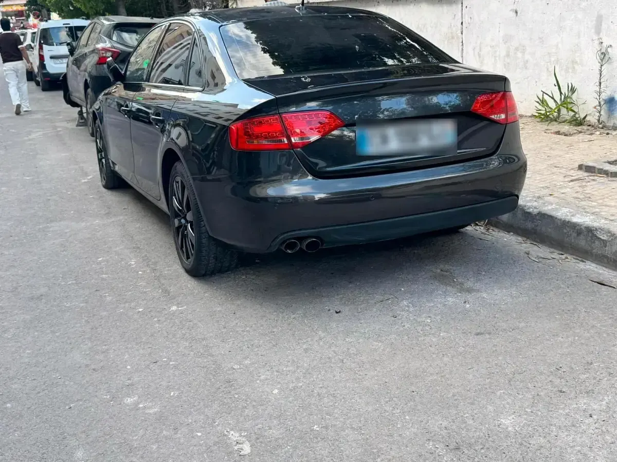 Gebraucht Audi A4 150 PS (110 kW) 2012 Schwarz Limousine