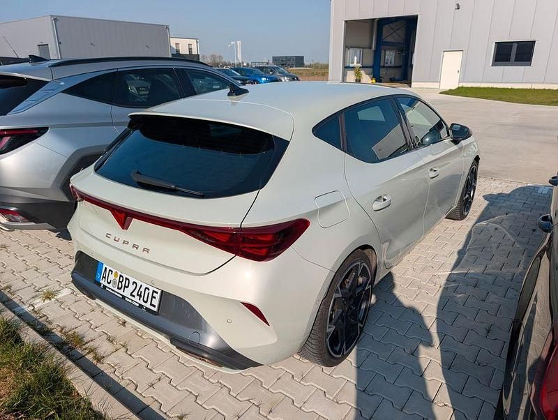Gebraucht Cupra Leon VZ 272 PS (200 kW) 2024 Grau Limousine