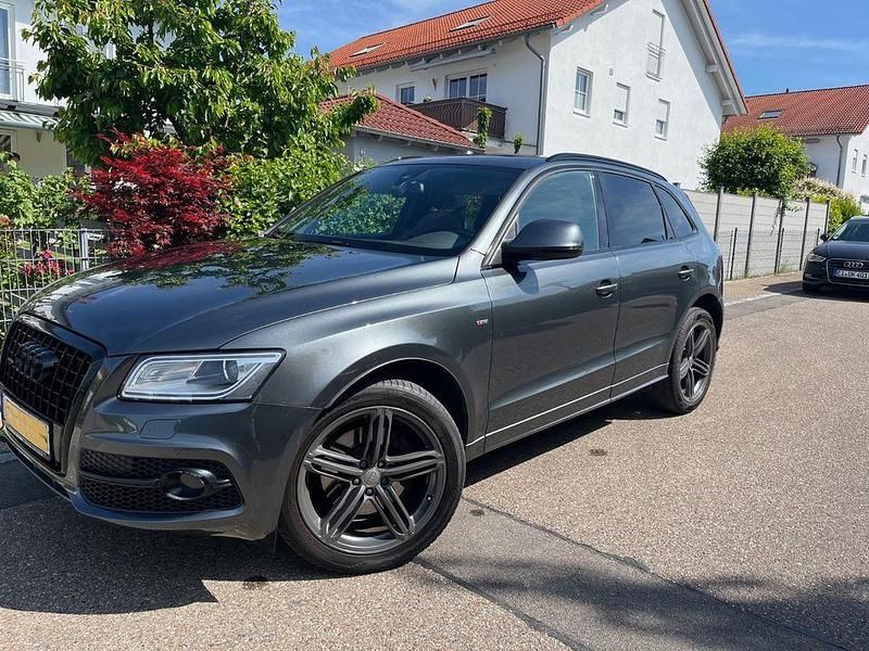 Grau Gebraucht 2009 Audi Q5 S-Line SUV | 13.800 € (Fairer Preis) - Bild 1/4