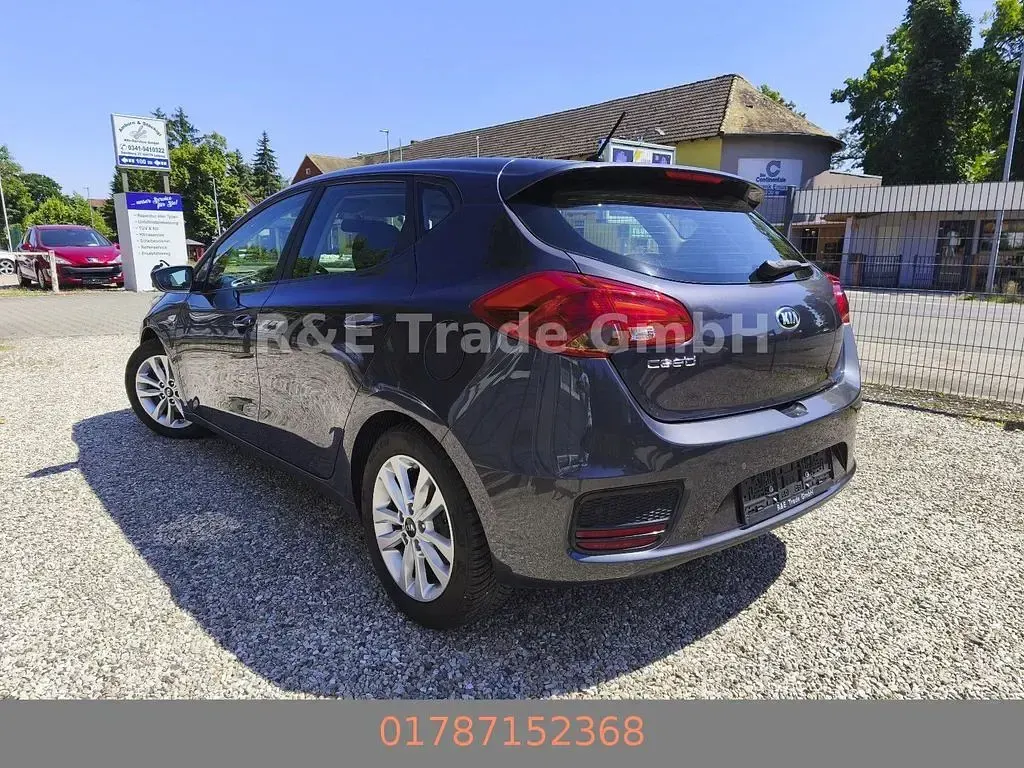 Gebraucht Kia Ceed Edition 7 101 PS (74 kW) 2017 Grau Kleinwagen