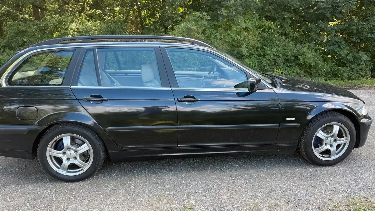 Gebraucht BMW 320 150 PS (110 kW) 1999 Schwarz Kombi