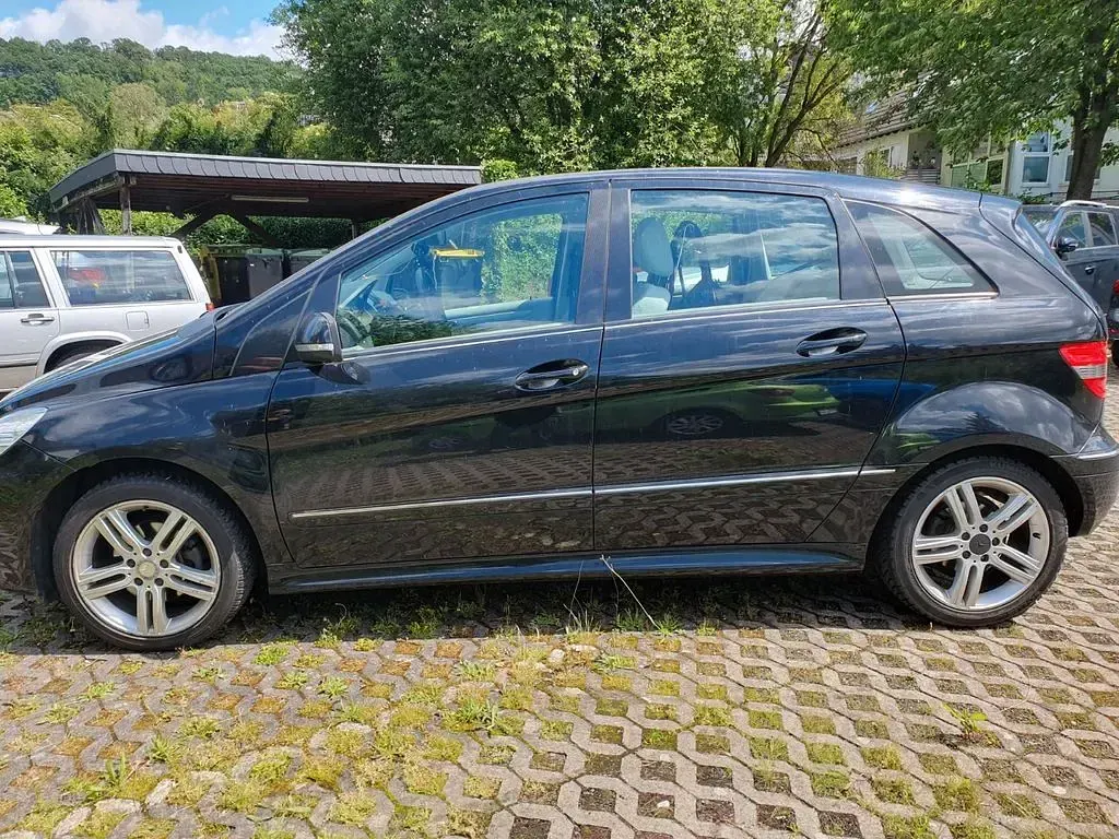 Gebraucht Mercedes B200 136 PS (100 kW) 2008 Schwarz Van / Kleinbus