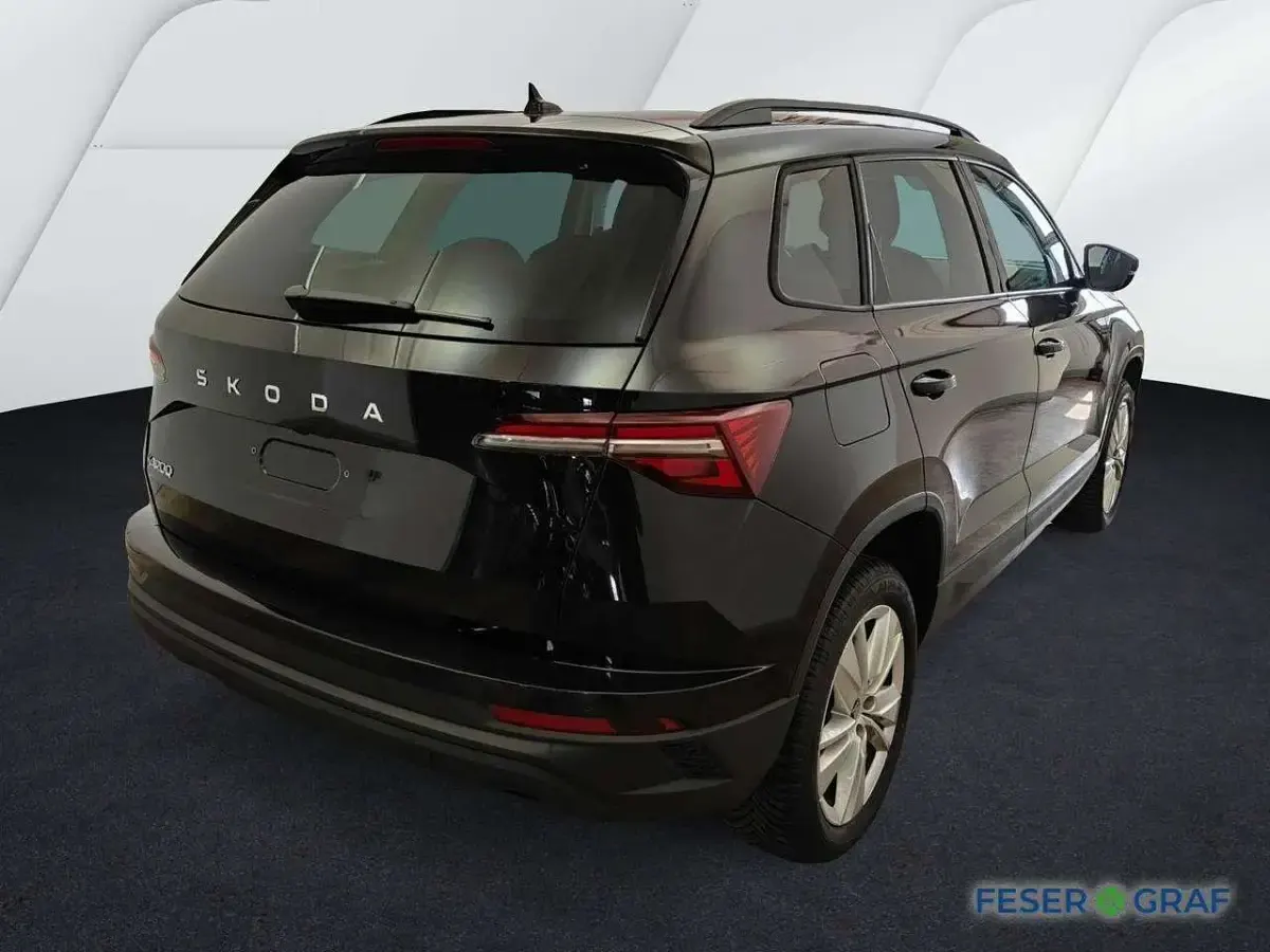 Gebraucht Skoda Karoq Selection 150 PS (110 kW) 2025 Black magic perleffekt SUV
