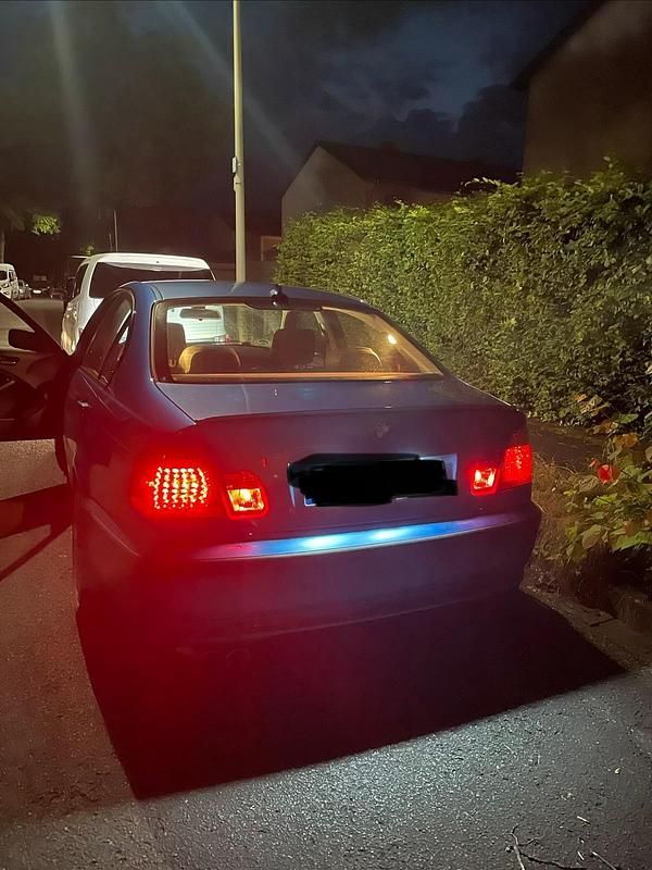 Gebraucht BMW 330 231 PS (169 kW) 2004 Blau Limousine