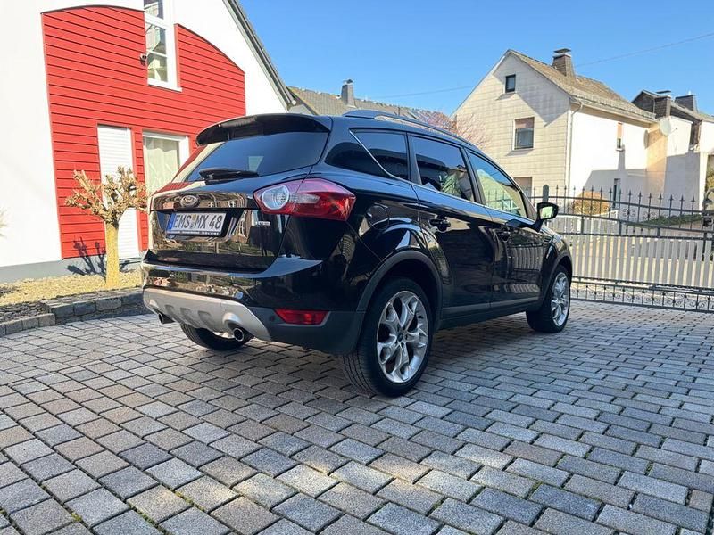 Gebraucht Ford Kuga Titanium 163 PS (119 kW) 2010 Schwarz SUV